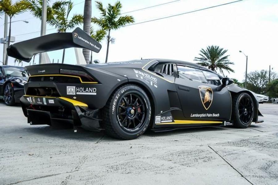  Lamborghini Huracan LP620-2 Super Trofeo 2015 года  (фото 9 из 20)